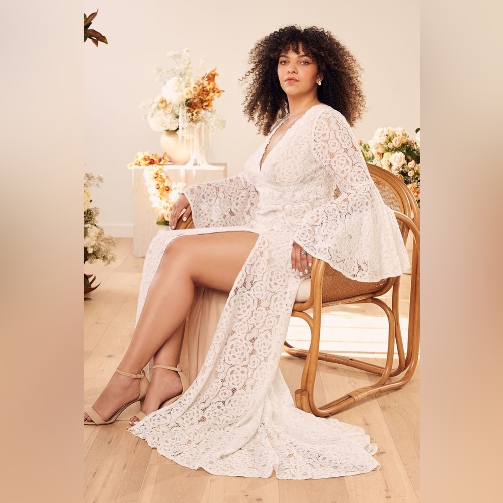 Lulu’s Dutchess Ivory Lace Bell Sleeve Maxi Dress - worn once, excellent quality